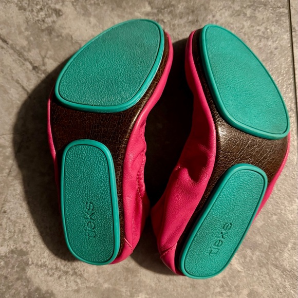 Tieks Fuchsia Pink Italian Leather Ballet Flats - Picture 5 of 5